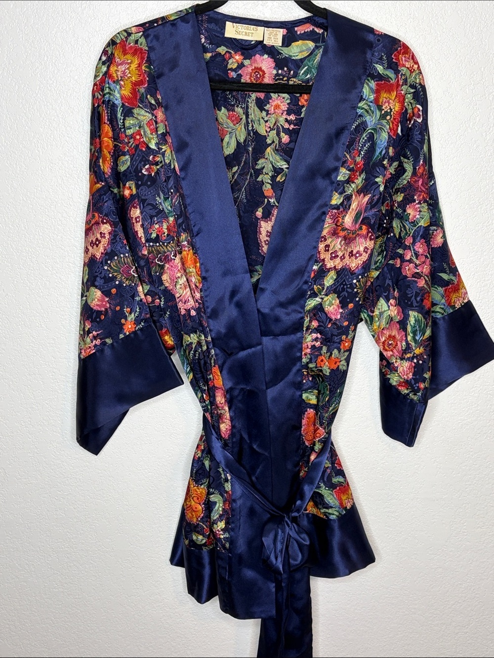 Victoria’s Secret Gold Label Navy Floral Paisley Tie Front  Shortie Robe OS